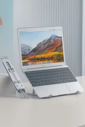 Soporte Plegable Para Laptop Diegmark Hc1532, De Aluminio Ajustable Con 7 Posiciones Plateado
