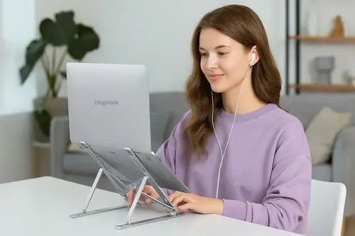 Soporte Plegable Para Laptop Diegmark Hc1532, De Aluminio Ajustable Con 7 Posiciones Plateado