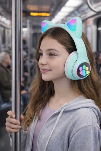 Audifonos Bluetooth Orejas De Gato Luz Led Rbg Recargables Verde Claro