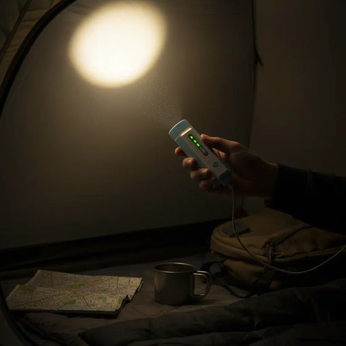 Batería Externa 5000mah R60 Con Linterna Portátil Y Cable