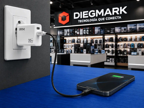 Cargador De Pared Diegmark 35w Con 2 Puertos Usb Y Usb-c Para Celulares Blanco
